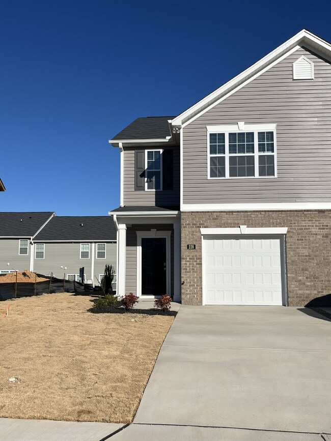 228 Canopy Dr in Graham, NC - Building Photo - Building Photo