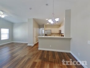 8803 Tomnitz Ave in Las Vegas, NV - Building Photo - Building Photo