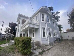 639 W Elmira St in San Antonio, TX - Building Photo - Building Photo