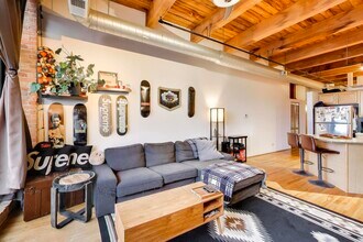 1250 W Van Buren St in Chicago, IL - Building Photo - Building Photo