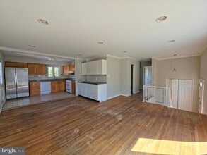 12111 Portree Dr in Rockville, MD - Building Photo - Building Photo