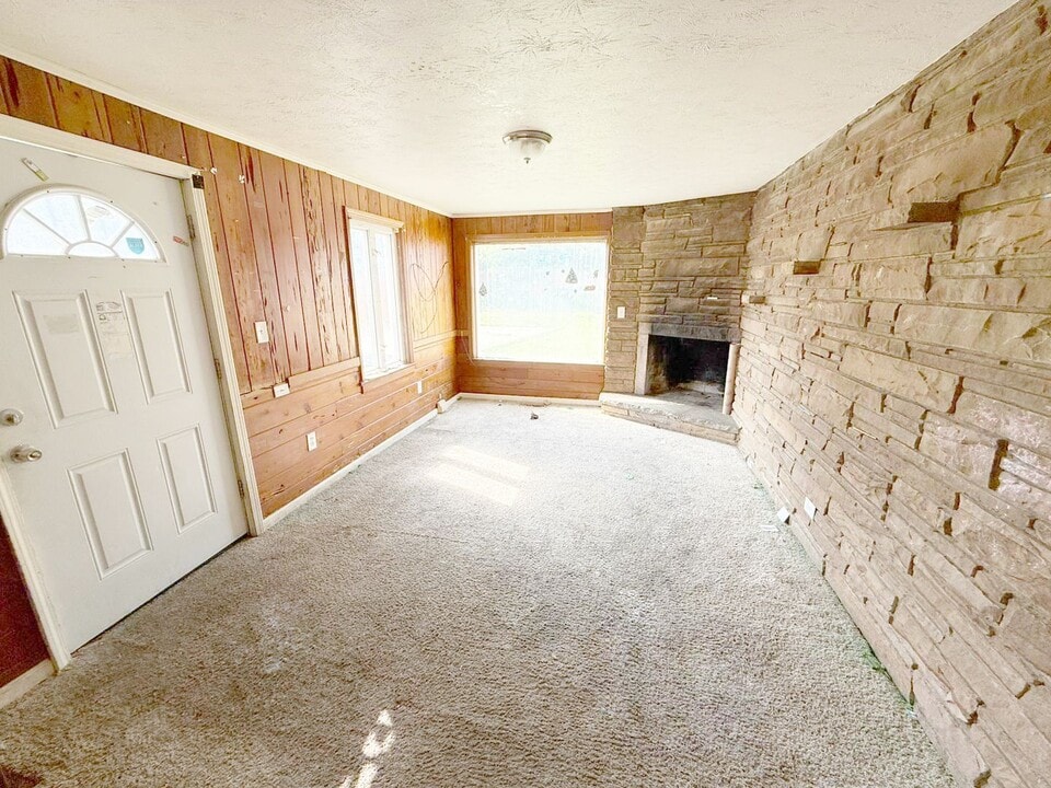 17104 Eldamere Ave in Cleveland, OH - Building Photo