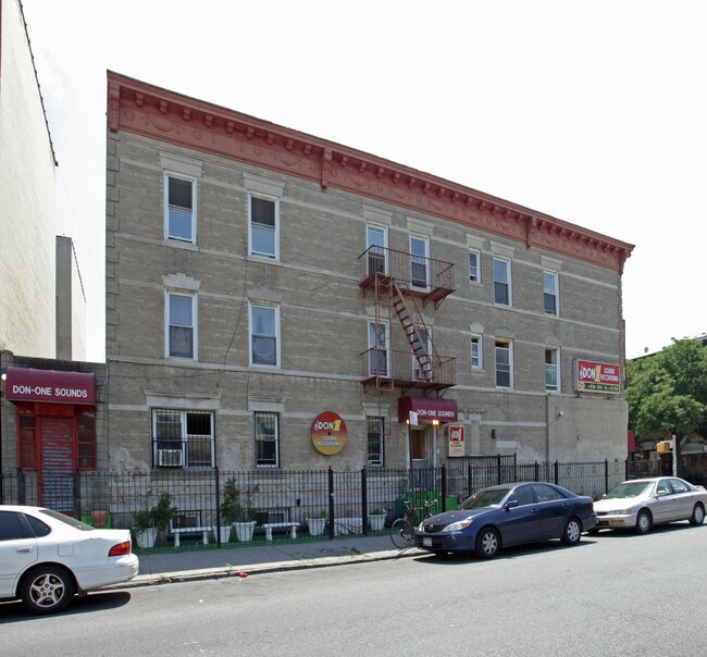 2306 Albemarle Rd in Brooklyn, NY - Building Photo - Building Photo