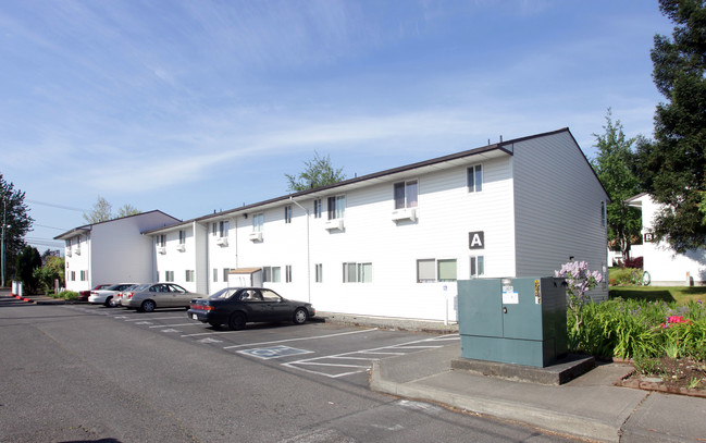 Golden Hemlock Apartments