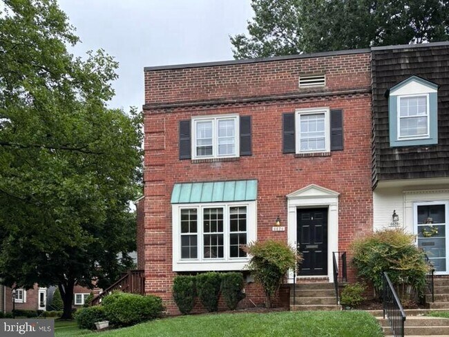 property at 6626 Hillandale Rd