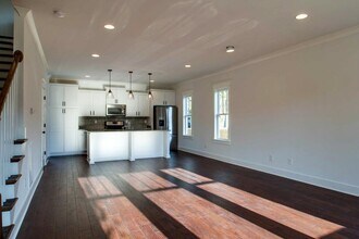 2044 Straightway Ave in Nashville, TN - Building Photo - Building Photo