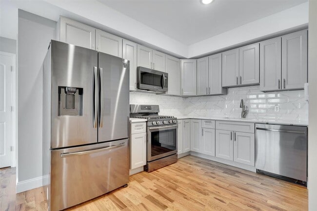 property at 725 Sip St