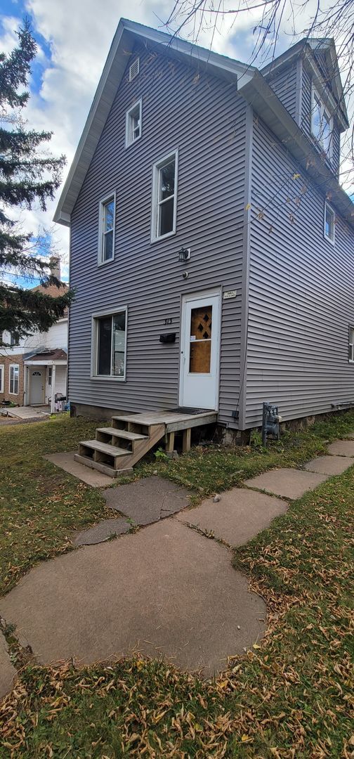 property at 313 N 24th Ave W