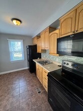 2428 Oakshire Ave in Berkley, MI - Building Photo - Building Photo