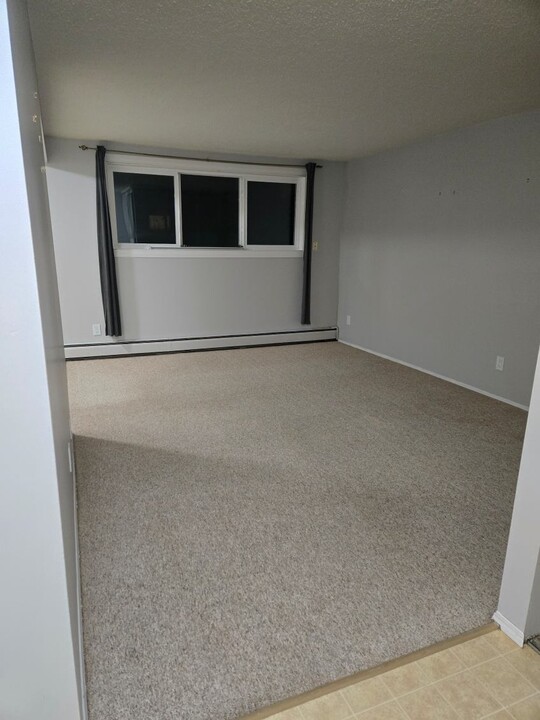 4507-144 44 Ave in Stony Plain, AB - Building Photo