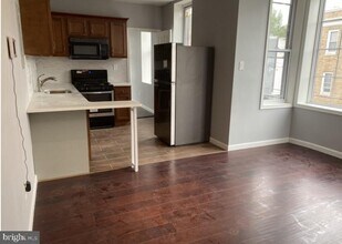 838 Corinthian Ave in Philadelphia, PA - Building Photo - Building Photo