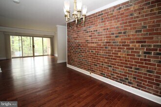 6036 Westchester Park Dr-Unit -101 in College Park, MD - Building Photo - Building Photo