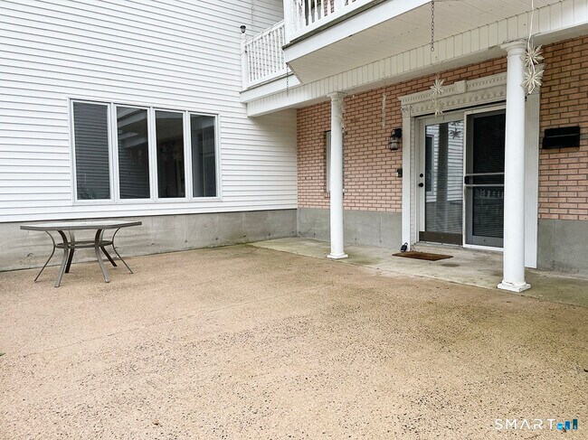 121 S Main St