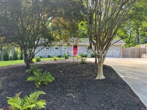 3520 Canadian Way in Tucker, GA - Foto de edificio - Building Photo