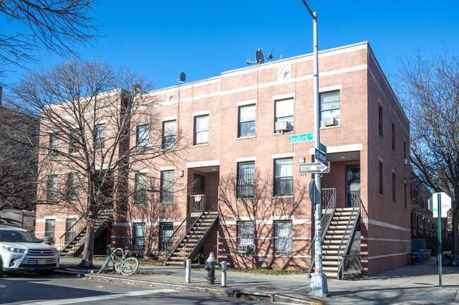 254 Bedford Ave in Brooklyn, NY - Building Photo - Building Photo