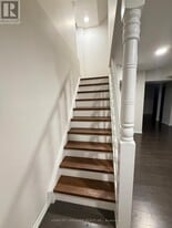 5932 Hemingway Rd in Mississauga, ON - Building Photo