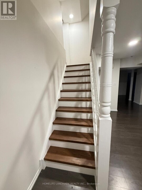 5932 Hemingway Rd in Mississauga, ON - Building Photo