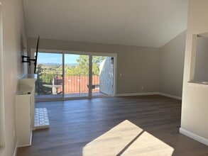 17423 Plaza Otonal in San Diego, CA - Building Photo - Building Photo