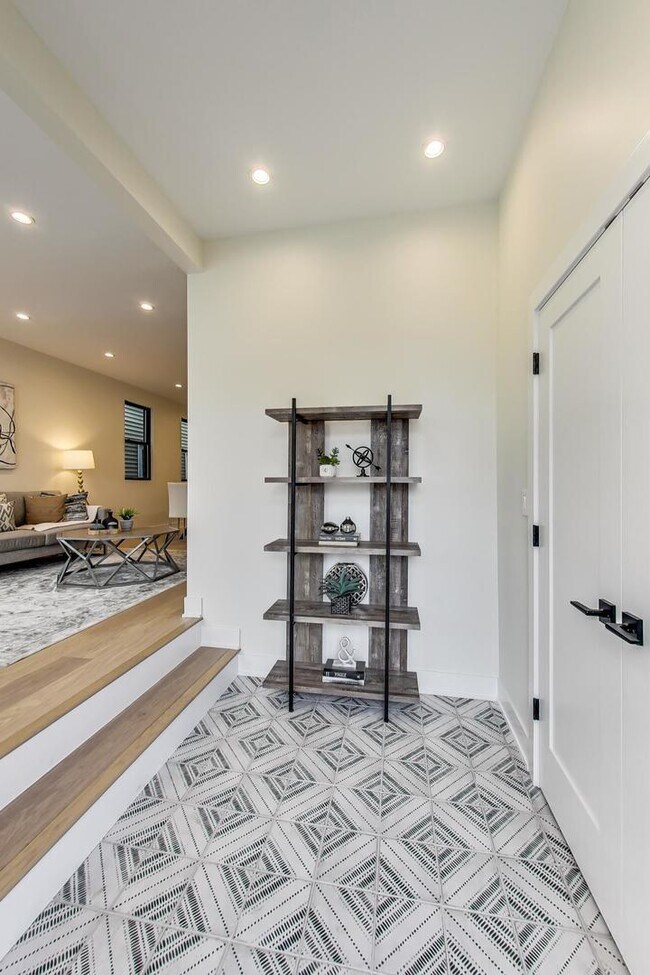 1644 N Troy St in Chicago, IL - Building Photo - Building Photo