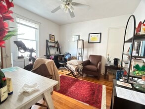 25 Montfern Ave, Unit 1 in Boston, MA - Foto de edificio - Building Photo