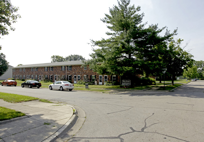 Skyline Apartments in Columbus, OH - Foto de edificio - Building Photo