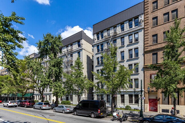 35 Central Park N in New York, NY - Building Photo - Building Photo