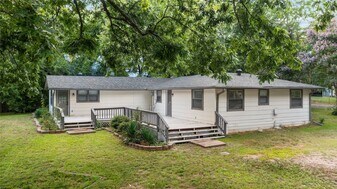 24 Sophia Dr in Pottsboro, TX - Building Photo