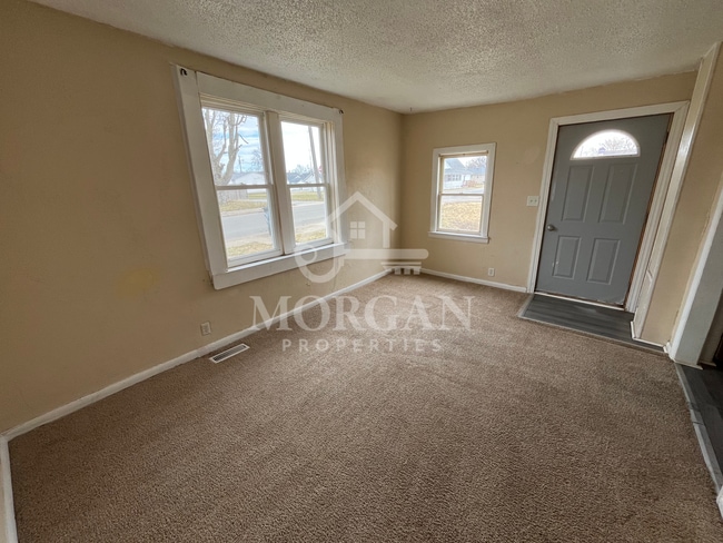 2447 Jackson St in Anderson, IN - Foto de edificio - Building Photo