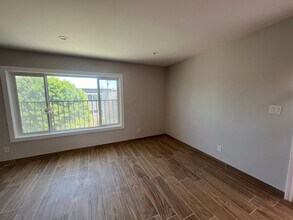 7237 Variel Ave in Los Angeles, CA - Building Photo - Building Photo