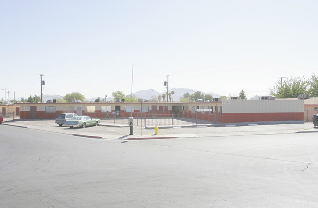 2524 McCarran St in North Las Vegas, NV - Building Photo - Building Photo