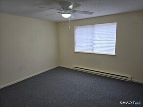 100 Mark Ln in Waterbury, CT - Building Photo - Building Photo