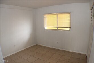 4009 SE 11th Ave in Cape Coral, FL - Building Photo - Building Photo