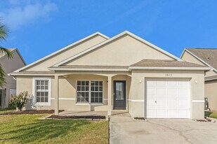 3813 Kyle Dr in St. Cloud, FL - Building Photo