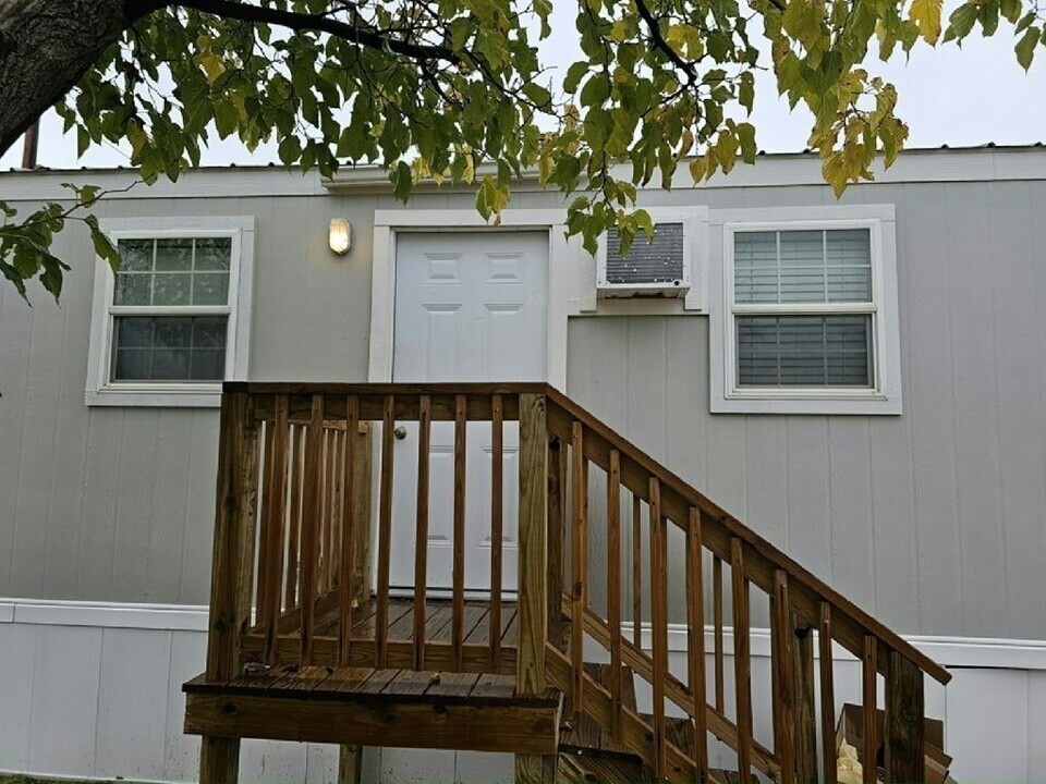 1130 Gary Terrace in Odessa, TX - Building Photo