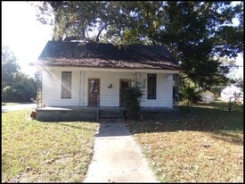 1800 W Short 17th St in North Little Rock, AR - Building Photo