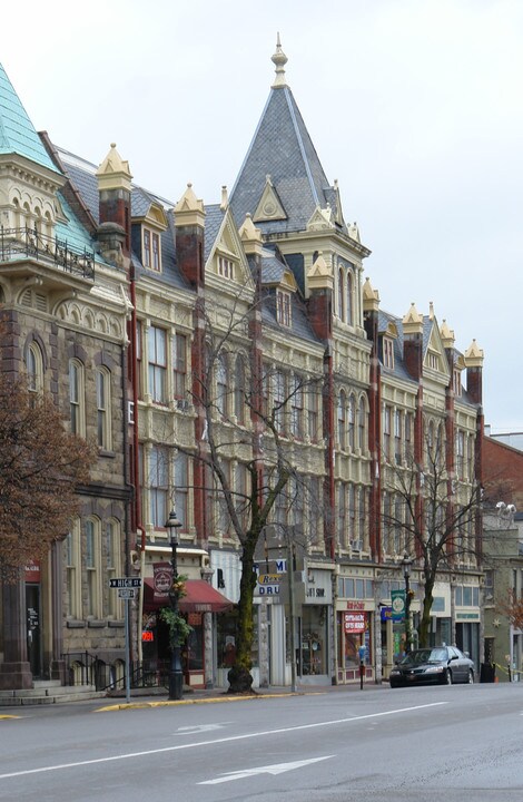 103 N Allegheny St in Bellefonte, PA - Building Photo