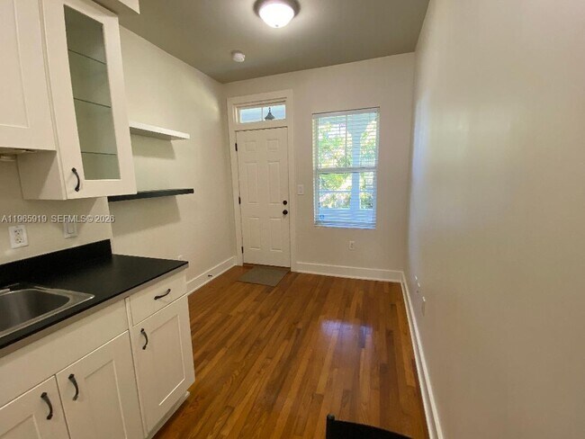 119 Cibao Ct in Coral Gables, FL - Foto de edificio - Building Photo