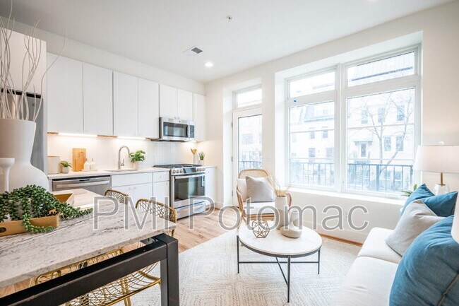 2419 Ontario Rd NW in Washington, DC - Building Photo - Building Photo