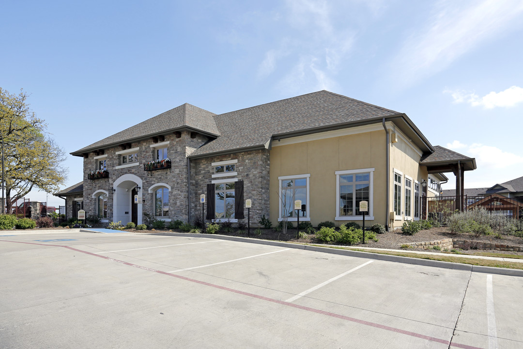 Cypress Creek at Joshua Station Apartment Homes in Joshua, TX - Foto de edificio