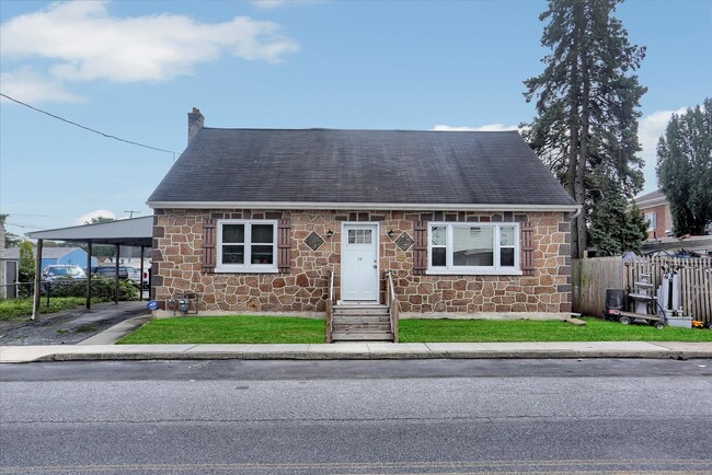 28 E Willow St in Elizabethtown, PA - Building Photo - Building Photo