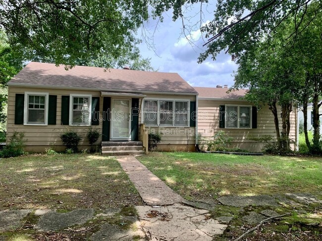 property at 1611 Southern Blvd