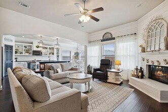 525 Braewick Dr in Fort Worth, TX - Building Photo - Building Photo