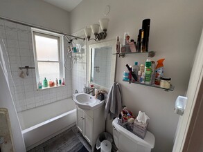 4312 N Clarendon Ave, Unit 1231 in Chicago, IL - Building Photo - Building Photo