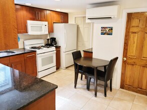 519 E Market St, Unit 1a in Long Beach, NY - Foto de edificio - Building Photo