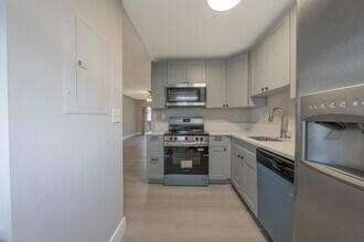 105 Gardens Dr in Pompano Beach, FL - Building Photo - Building Photo