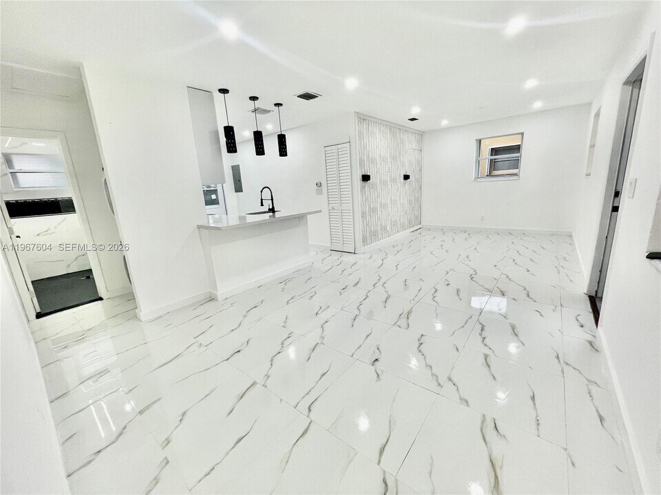 1409 NE 151st Terrace in North Miami Beach, FL - Building Photo