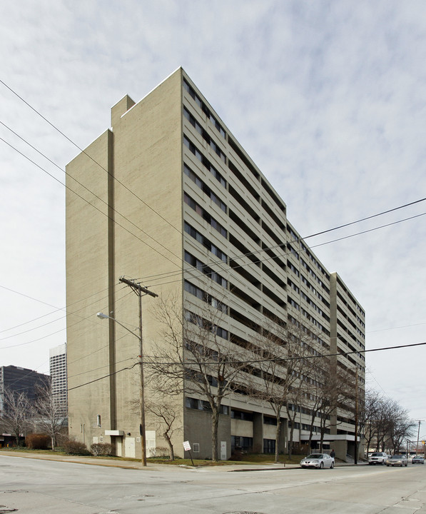 St. Clair Place in Cleveland, OH - Building Photo