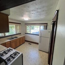 50 Orchard Ave SE in Hubbard, OH - Building Photo - Building Photo