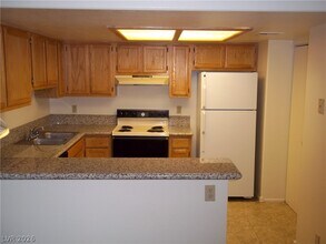 3450 Erva St in Las Vegas, NV - Building Photo - Building Photo