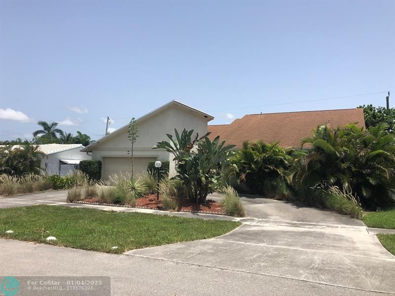 71 Laredo Ln in Boca Raton, FL - Building Photo